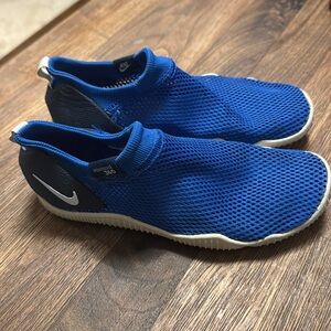 Nike Swim water shoes (water socks) Size 1Y (rare)